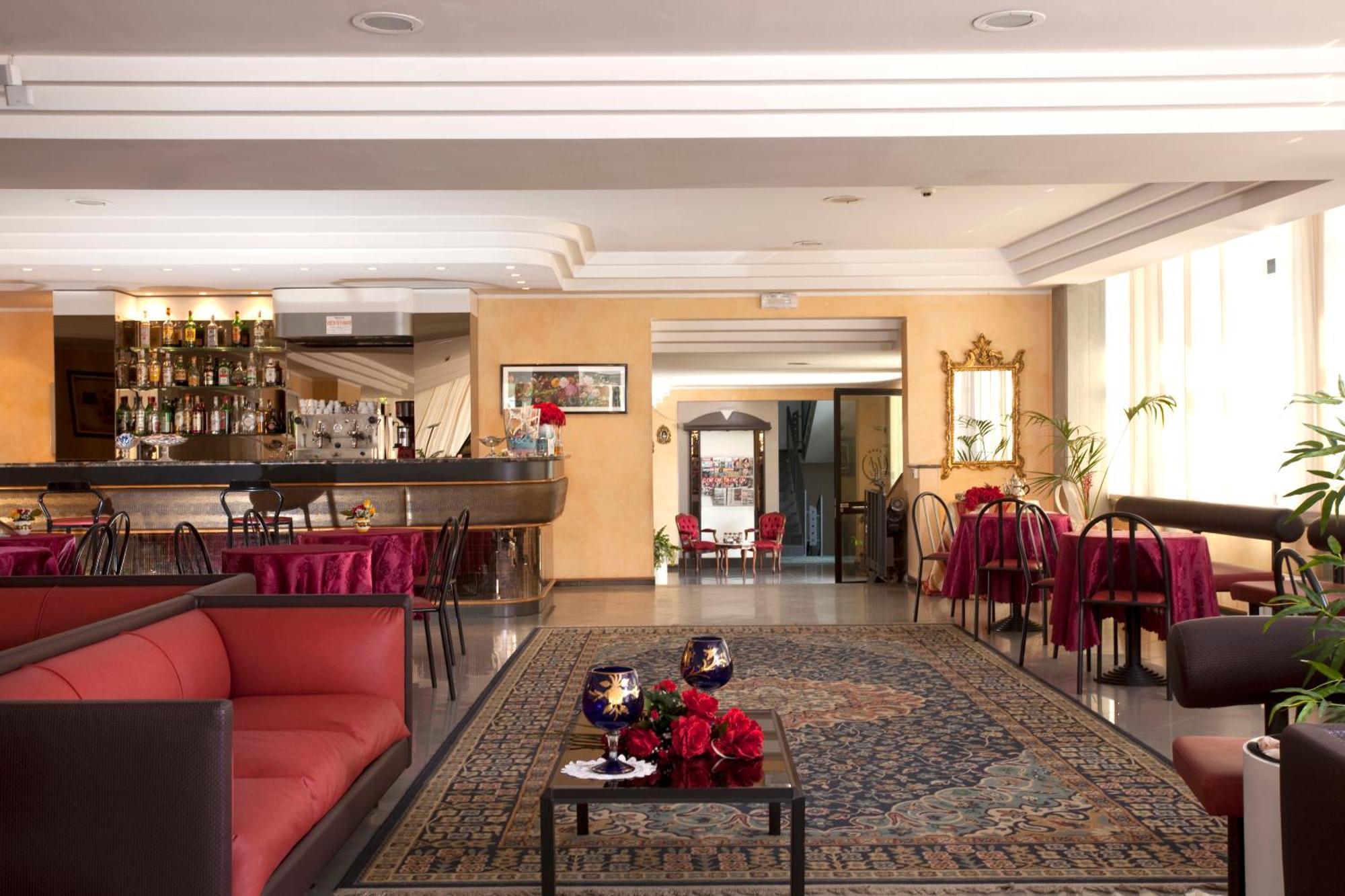 Hotel Capitol San Mauro Mare Exterior foto